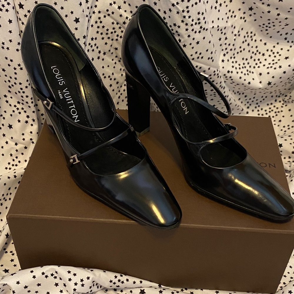 Louis Vuitton Black Patent Leather Heels with Strap